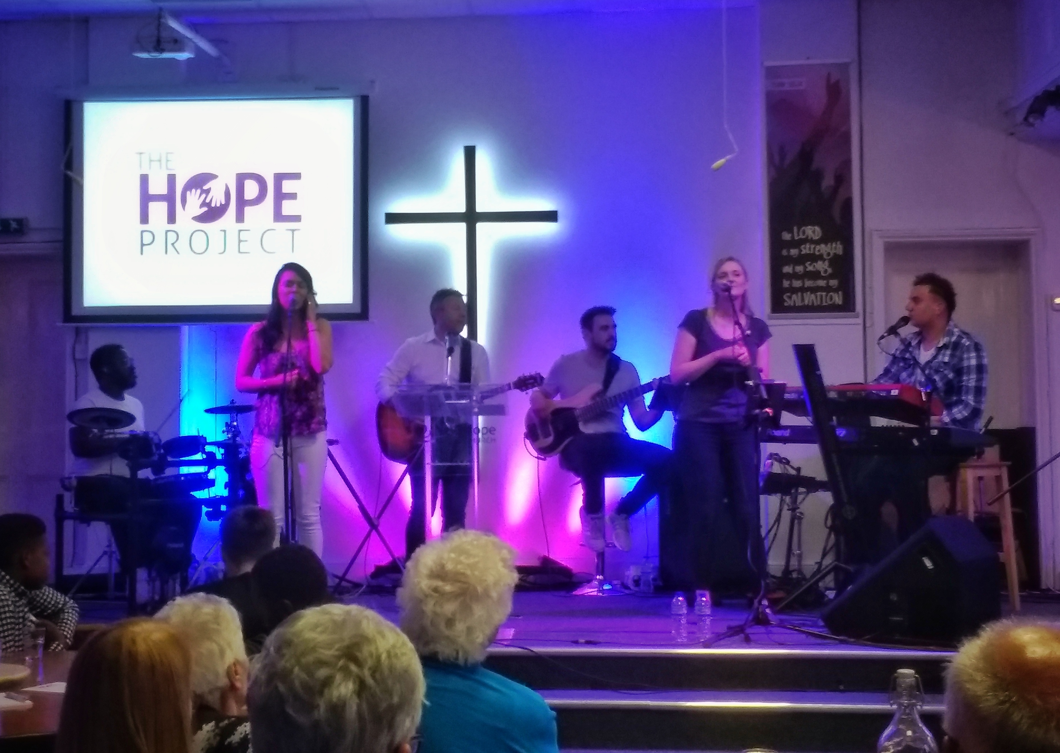 IMG_20180613_204036246_BURST000_COVER-01